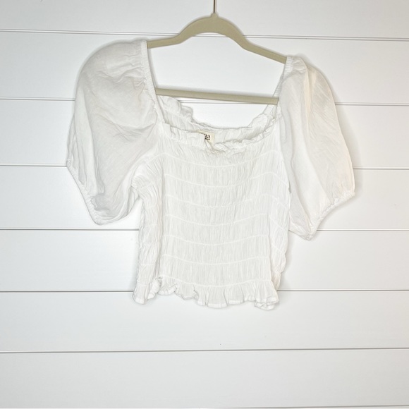 a.n.a. A new approach Shirred Short Sleeve Peasant Top blouse white Medium. - Picture 2 of 10